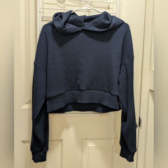 ALO Yoga Sweaters - ALO Yoga Muse Hoodie